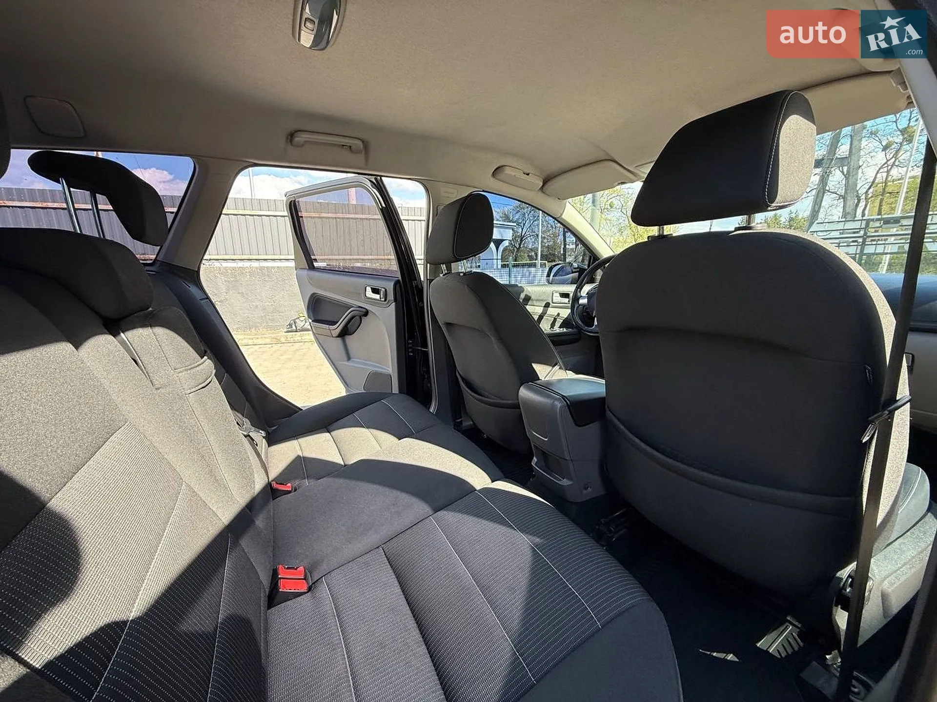 2010 Ford Focus - мініатюра 14