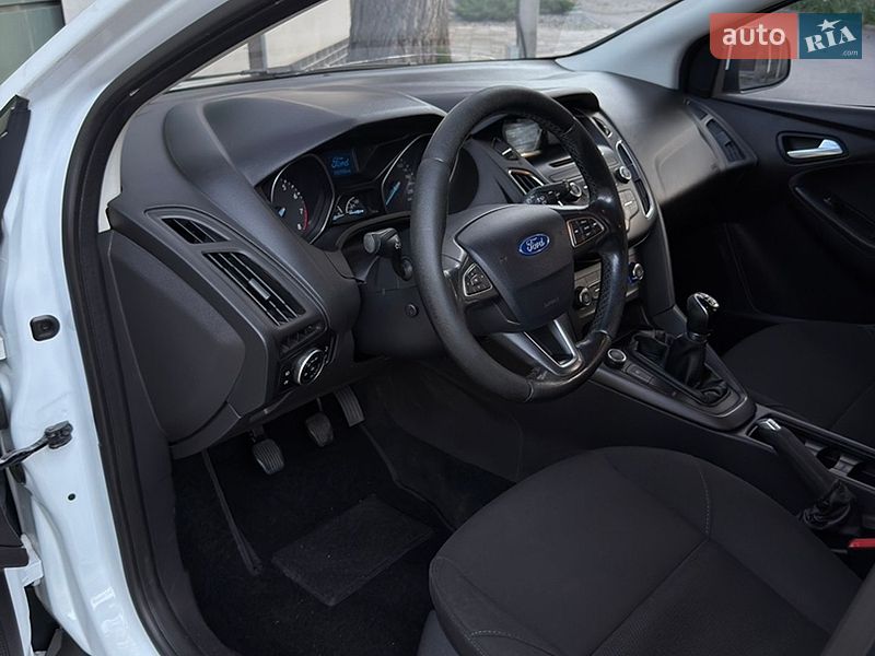 Универсал Ford Focus 2016 в Новомосковске фото 11 Универсал Ford Focus 2016 в Новомосковске
