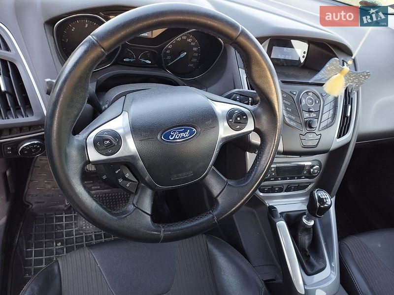 Хетчбек Ford Focus 2011 в Кадубівцях