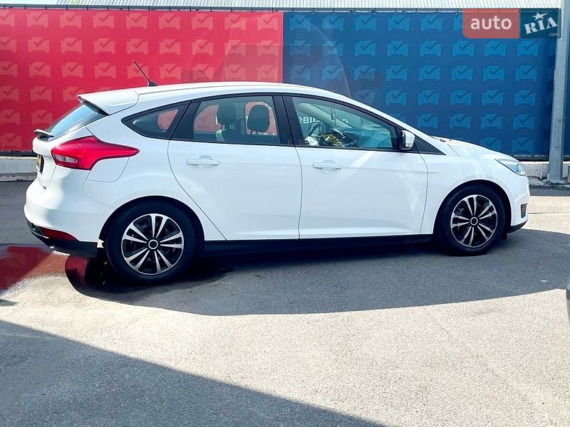 Хэтчбек Ford Focus 2017 в Киеве