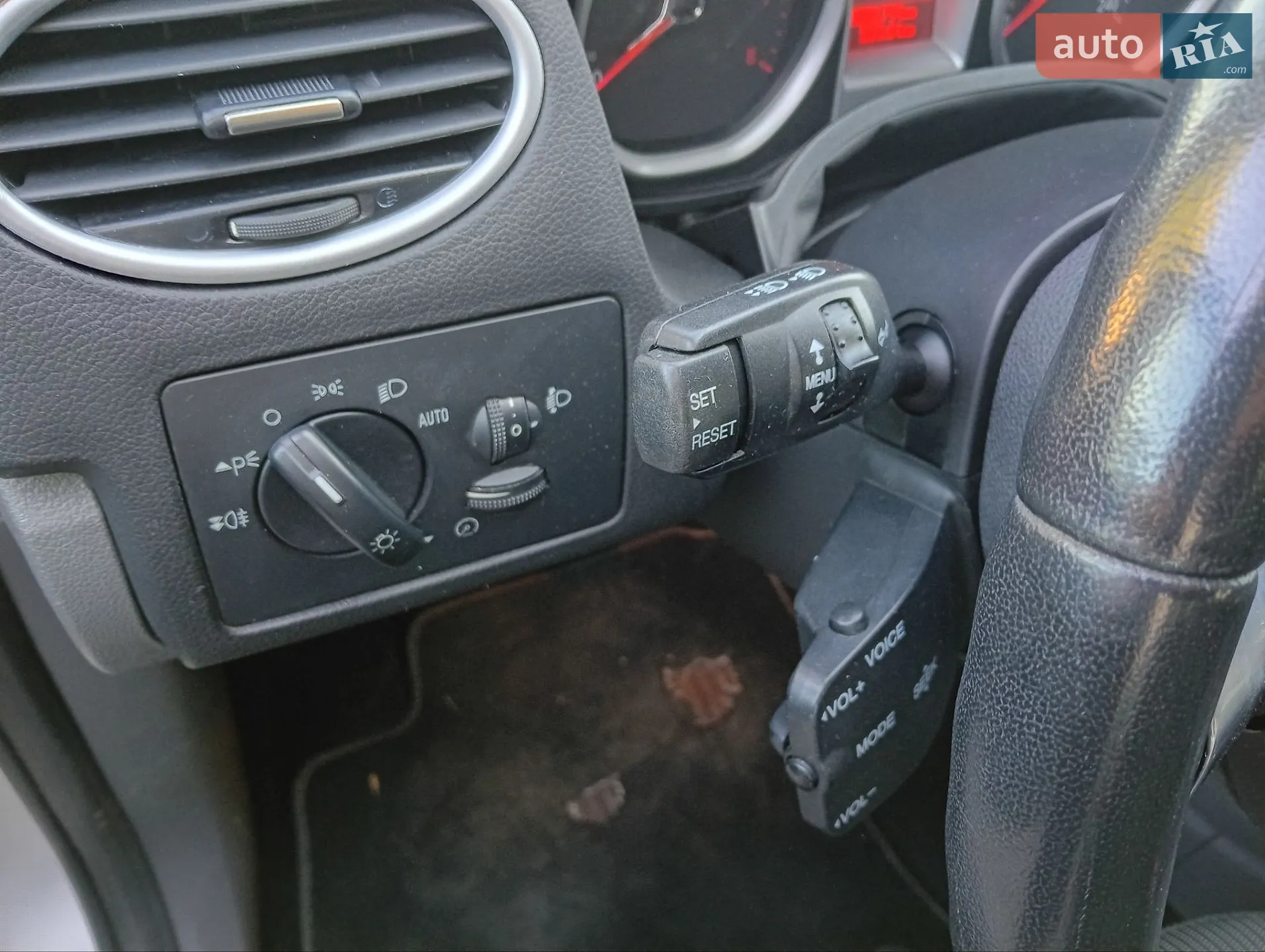 2010 Ford Focus - мініатюра 11