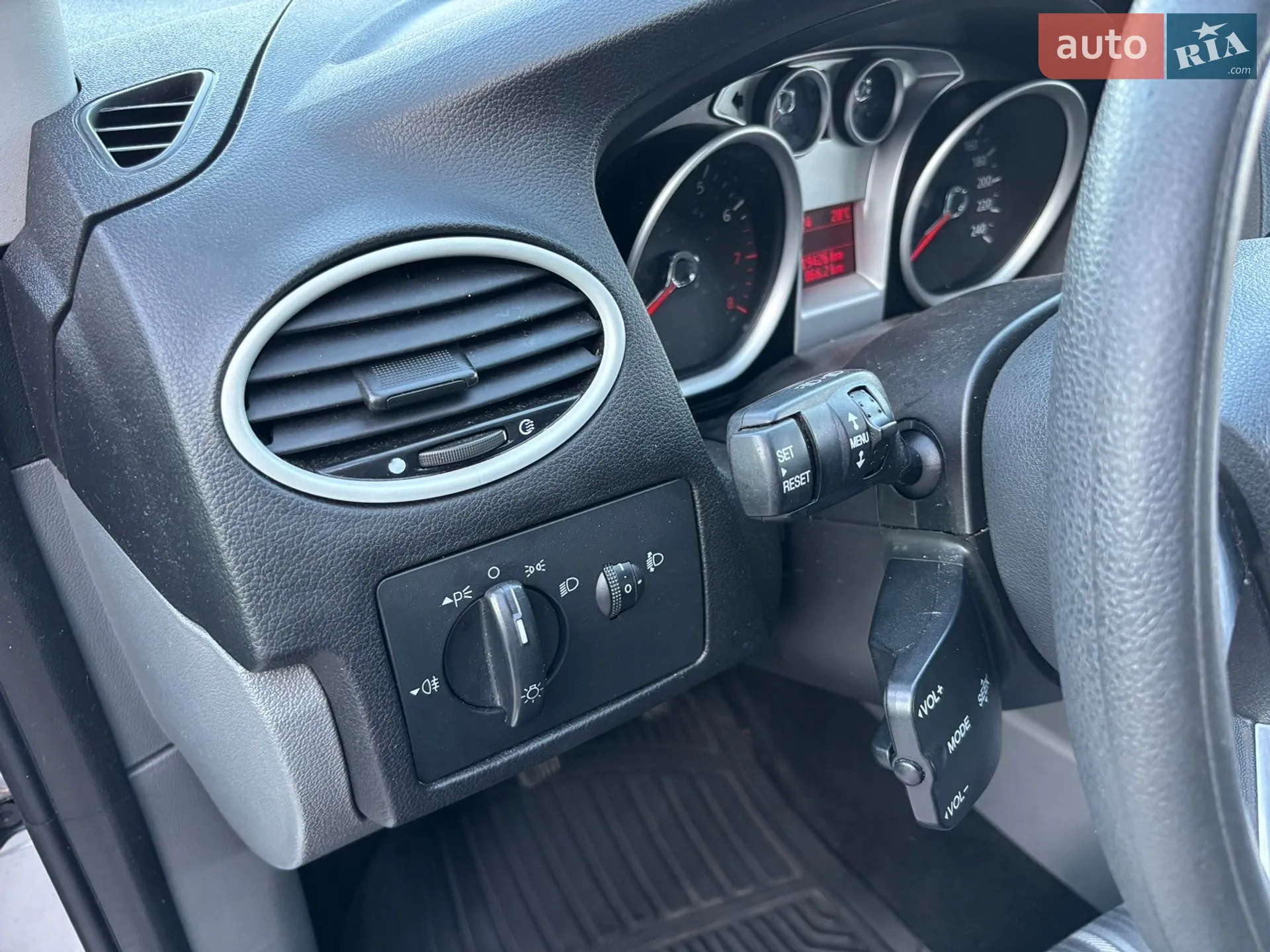 2010 Ford Focus - мініатюра 34