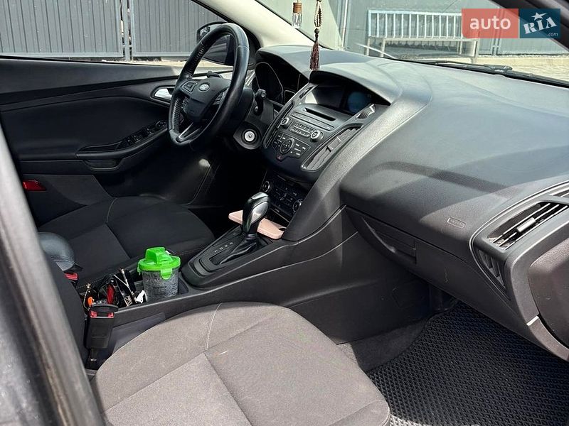 Хэтчбек Ford Focus 2015 в Ужгороде