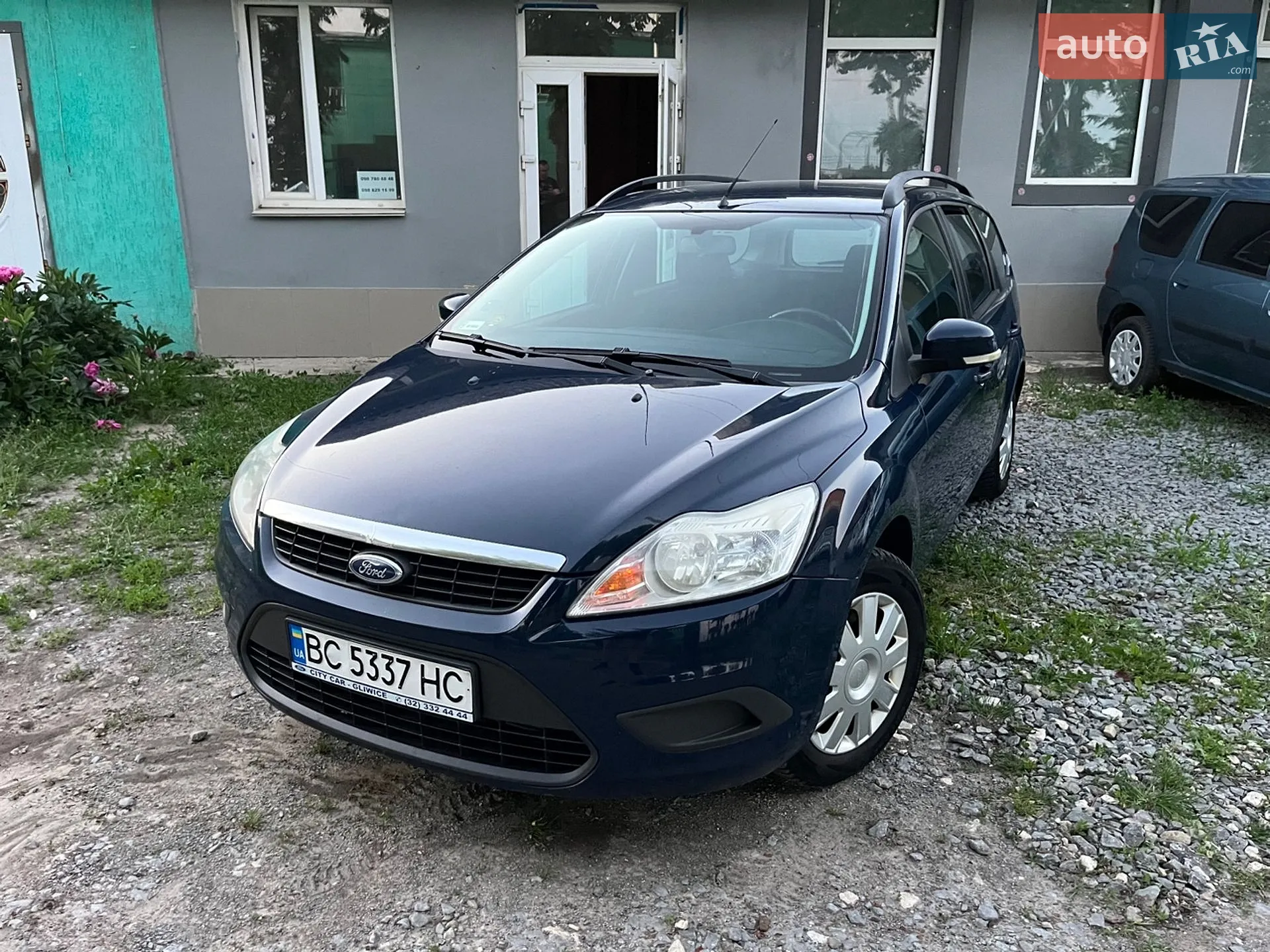 2010 Ford Focus - мініатюра 2