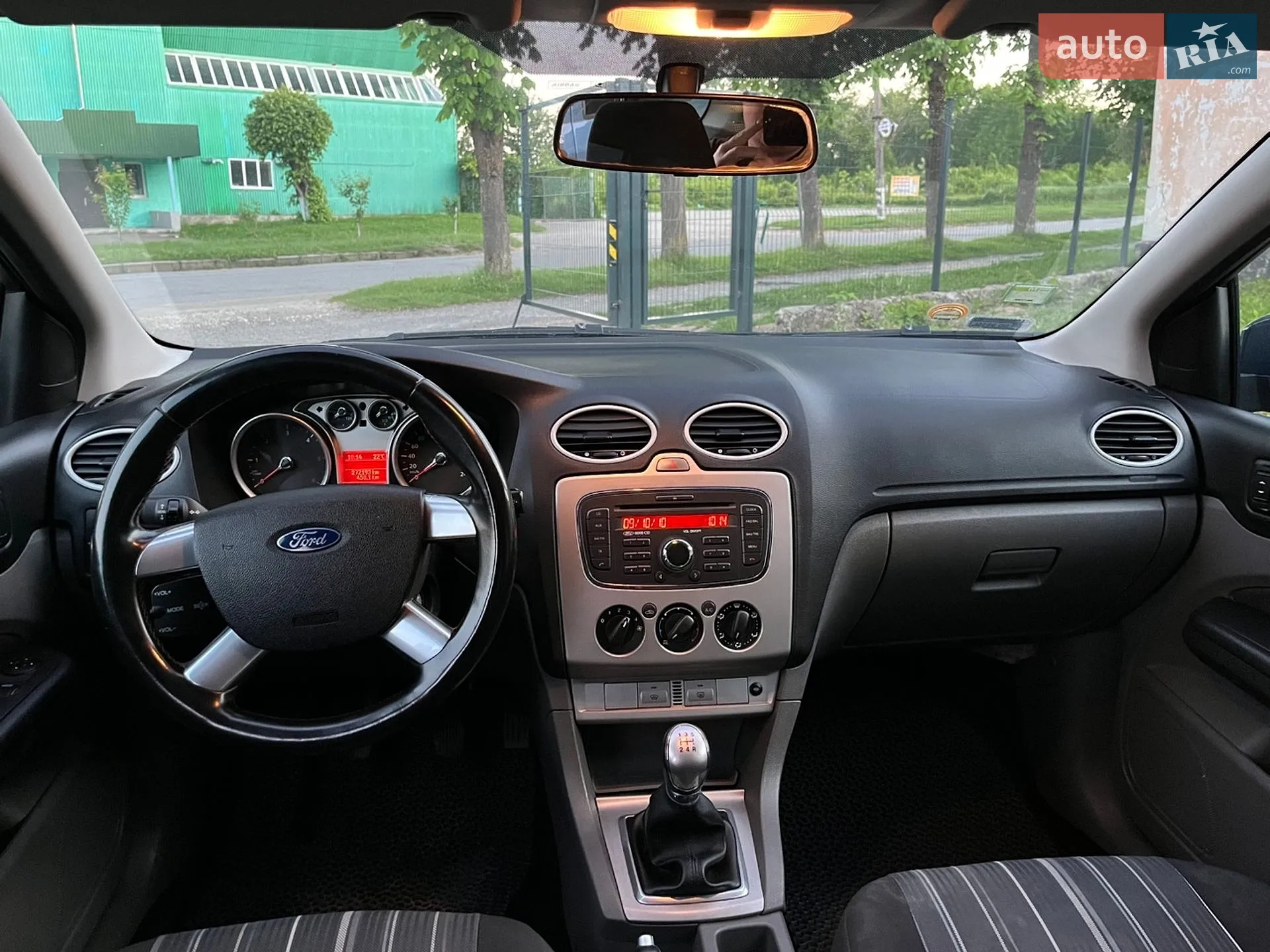2010 Ford Focus - мініатюра 27