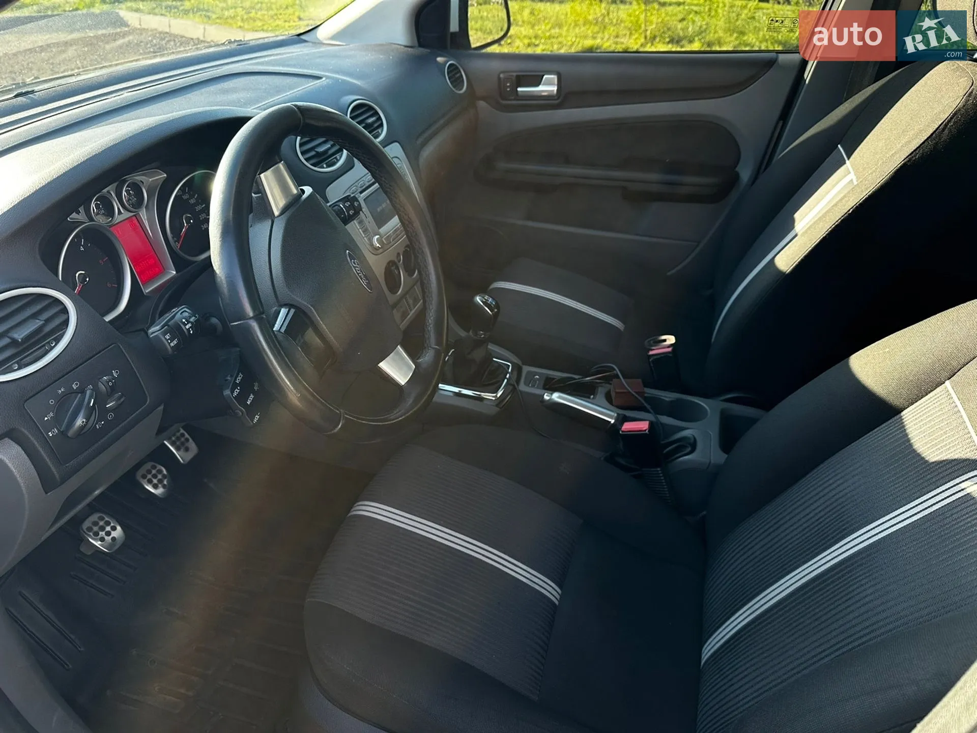 2010 Ford Focus - мініатюра 10