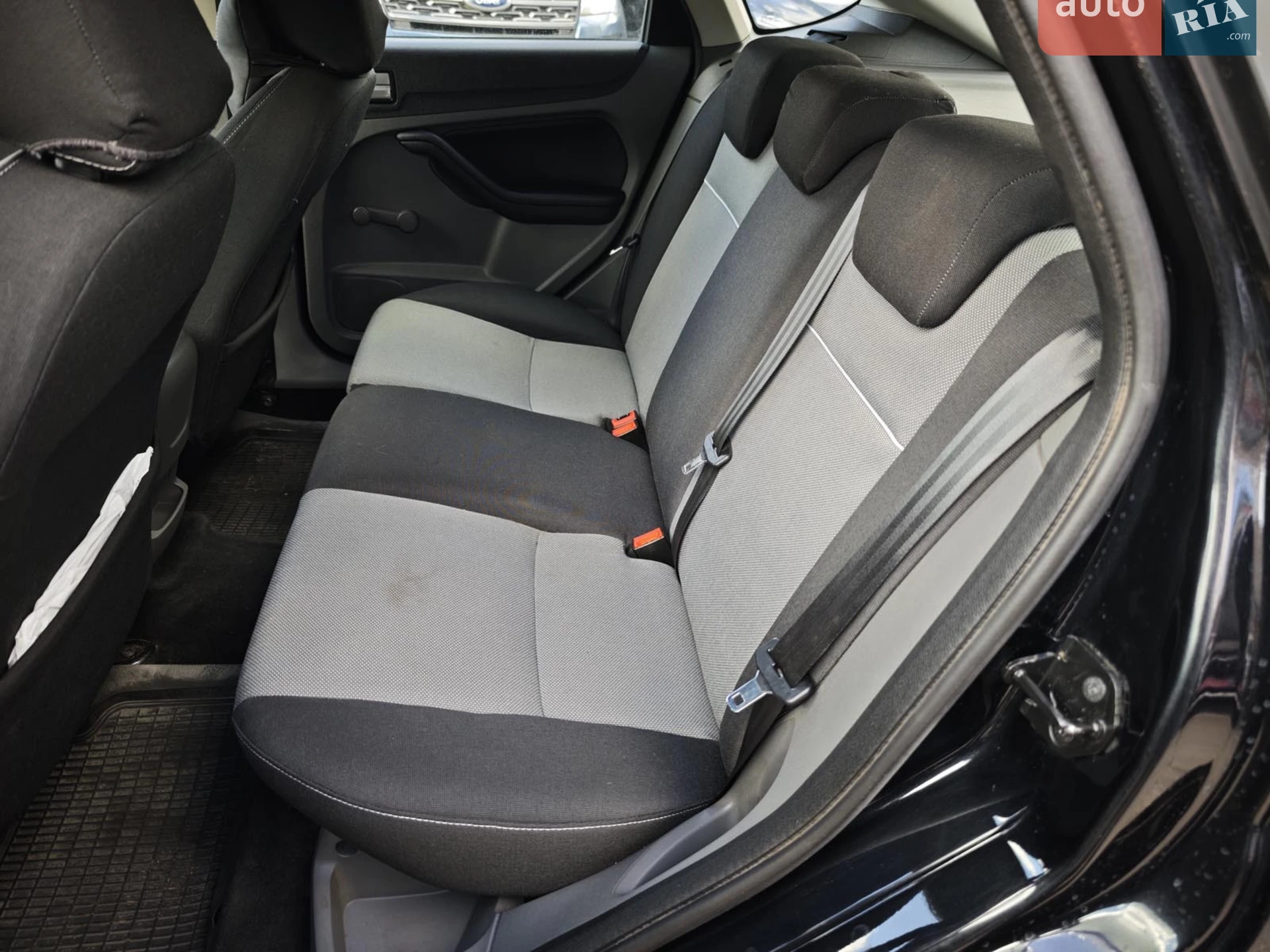 2010 Ford Focus - мініатюра 10