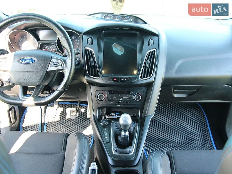 Хетчбек Ford Focus 2016 в Вендичанах