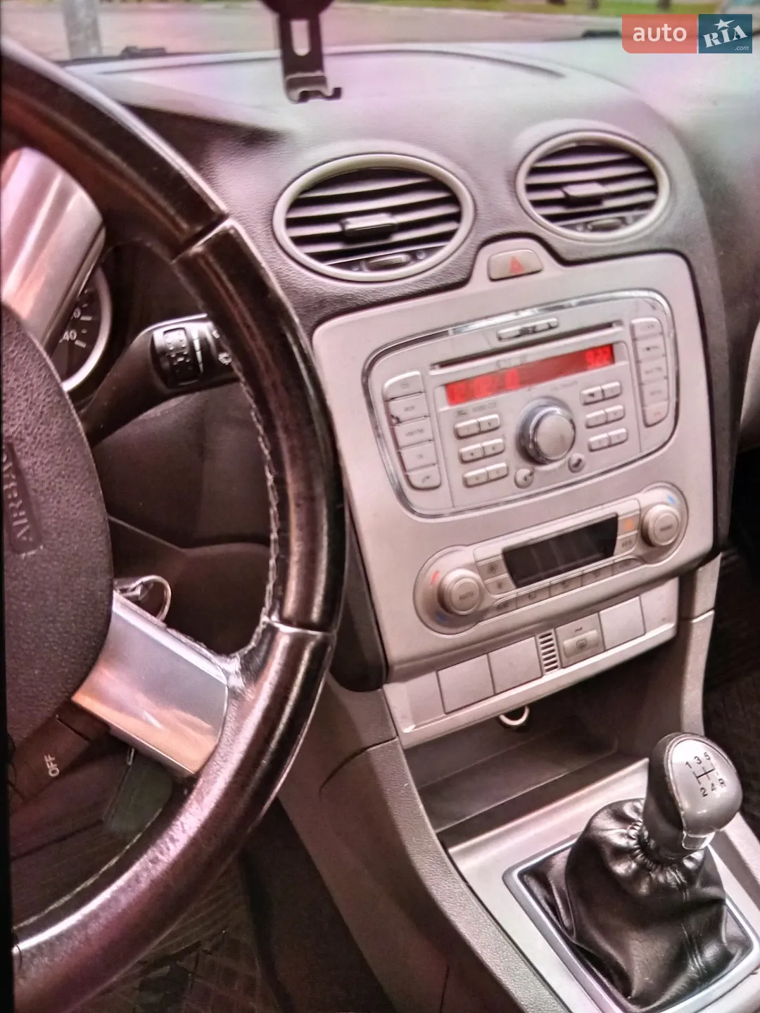 2010 Ford Focus - мініатюра 8