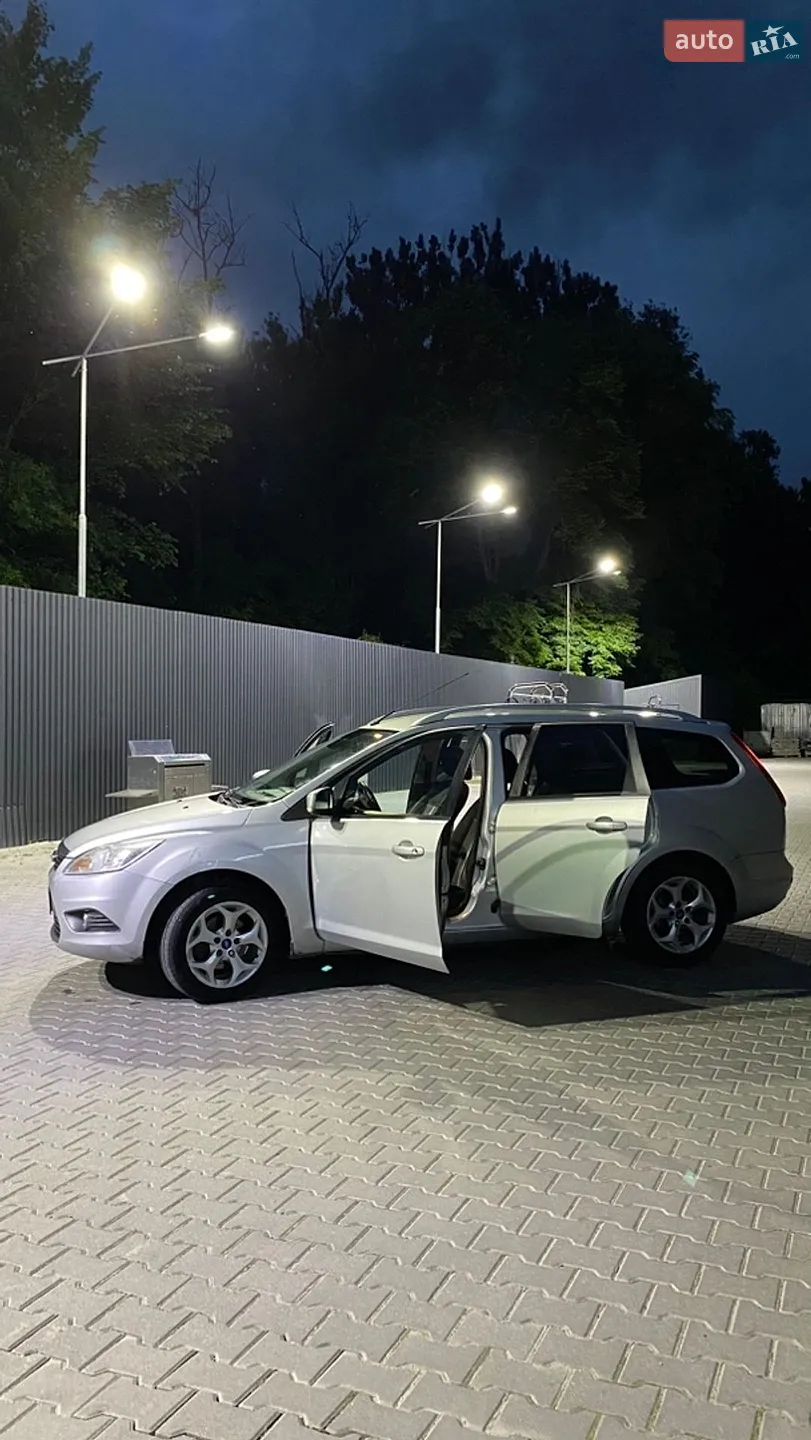 2010 Ford Focus - мініатюра 6