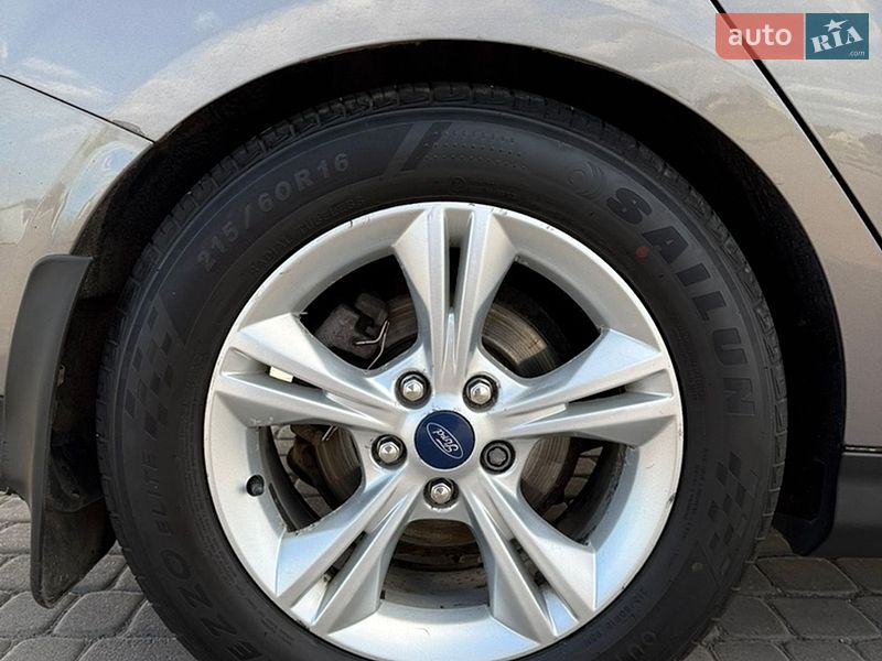 Седан Ford Focus 2012 в Городке