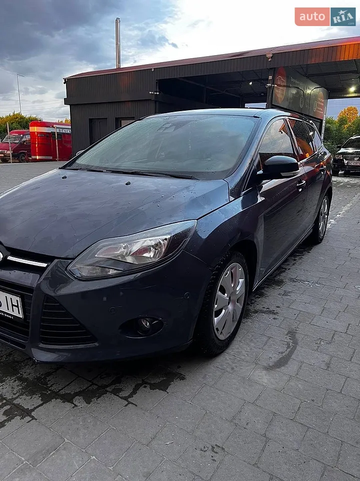 2010 Ford Focus - мініатюра 9