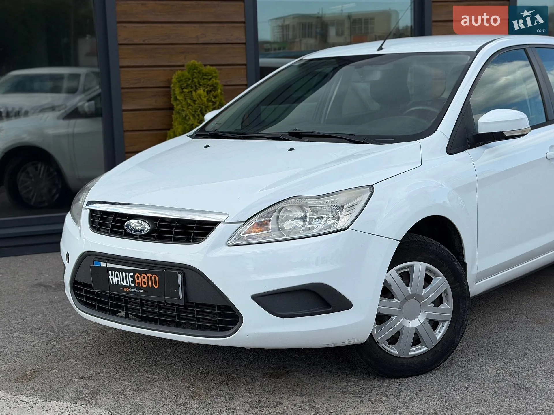 2010 Ford Focus - мініатюра 4