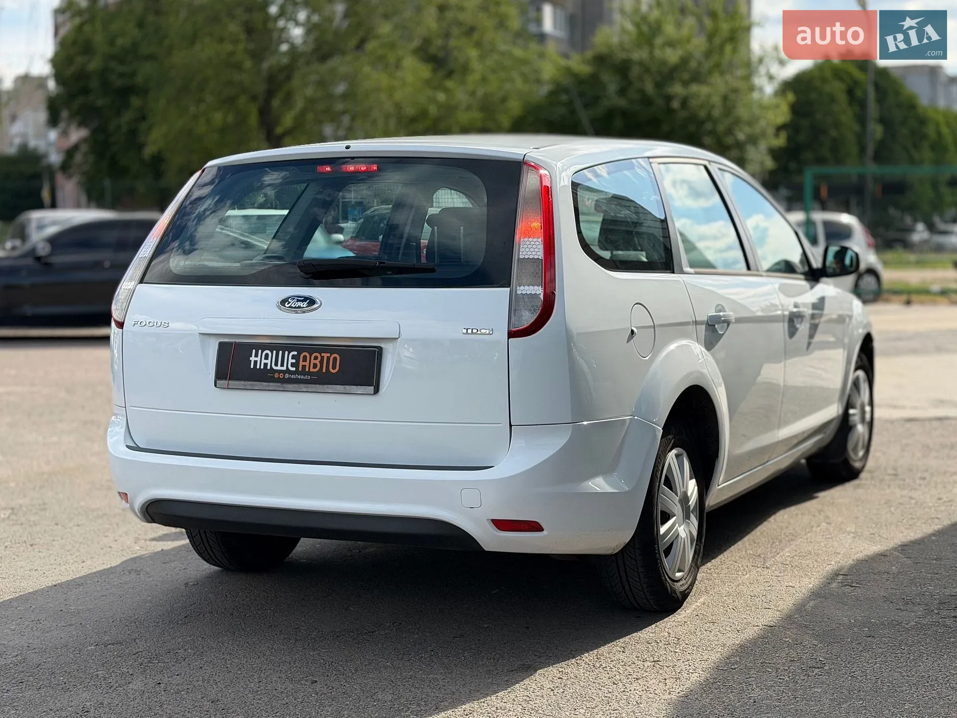 2010 Ford Focus - мініатюра 9