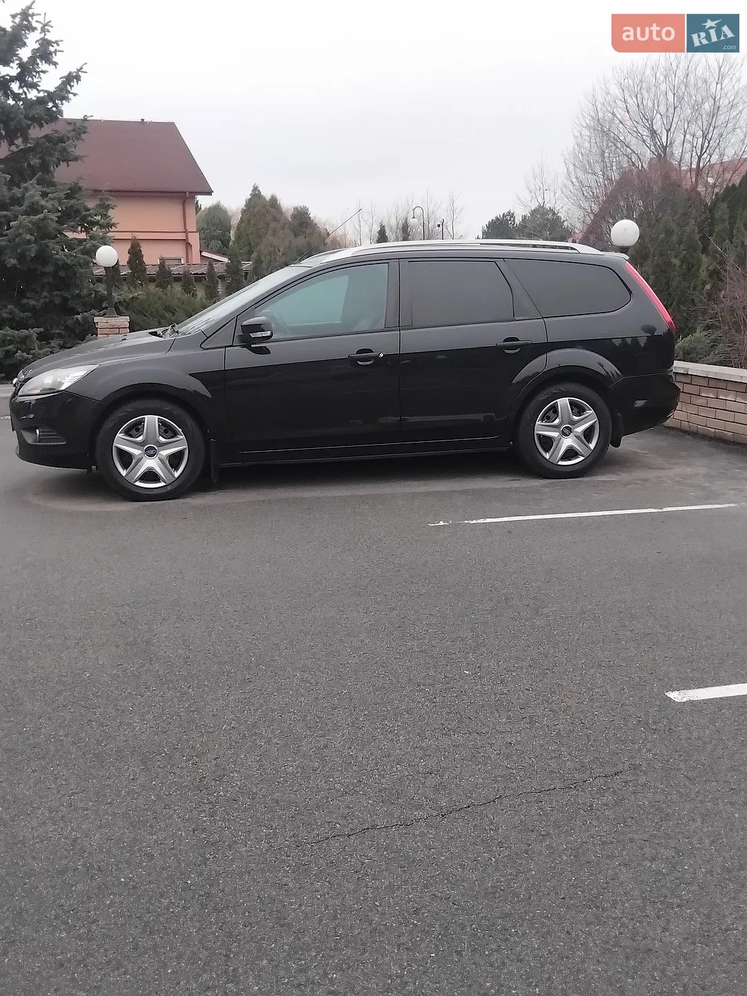 2010 Ford Focus - мініатюра 2