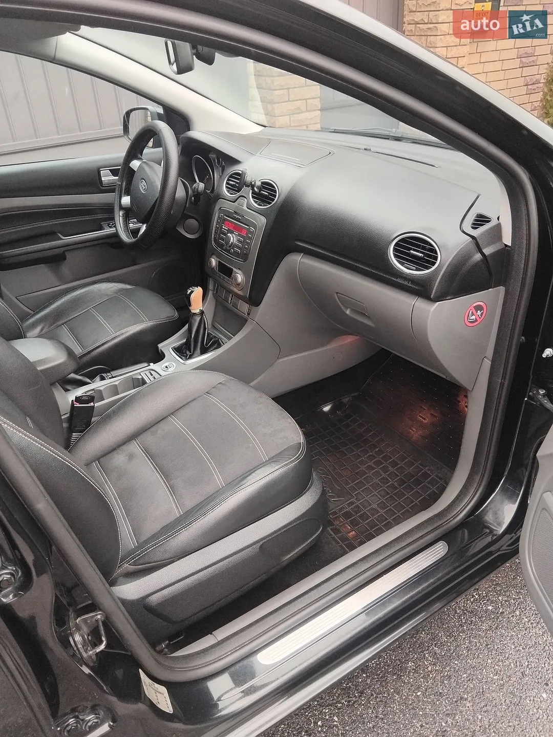 2010 Ford Focus - мініатюра 16