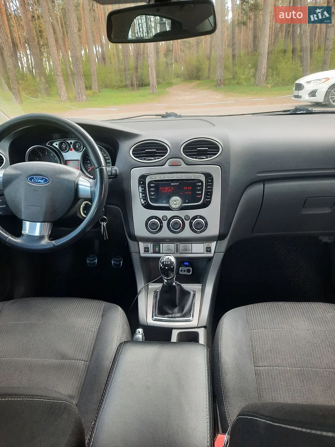 2010 Ford Focus - мініатюра 8