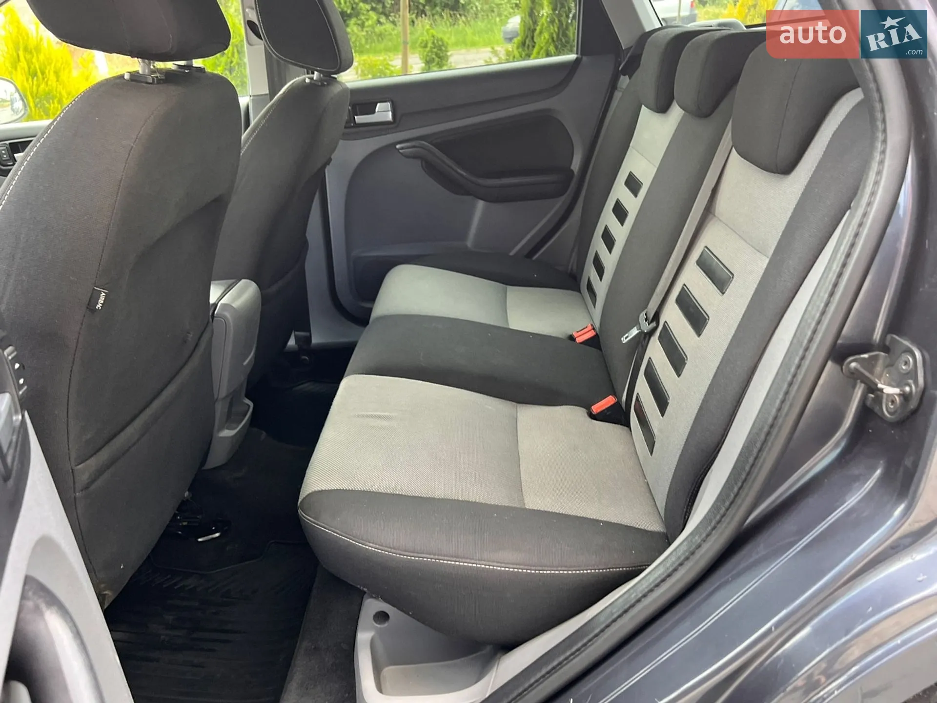 2010 Ford Focus - мініатюра 28