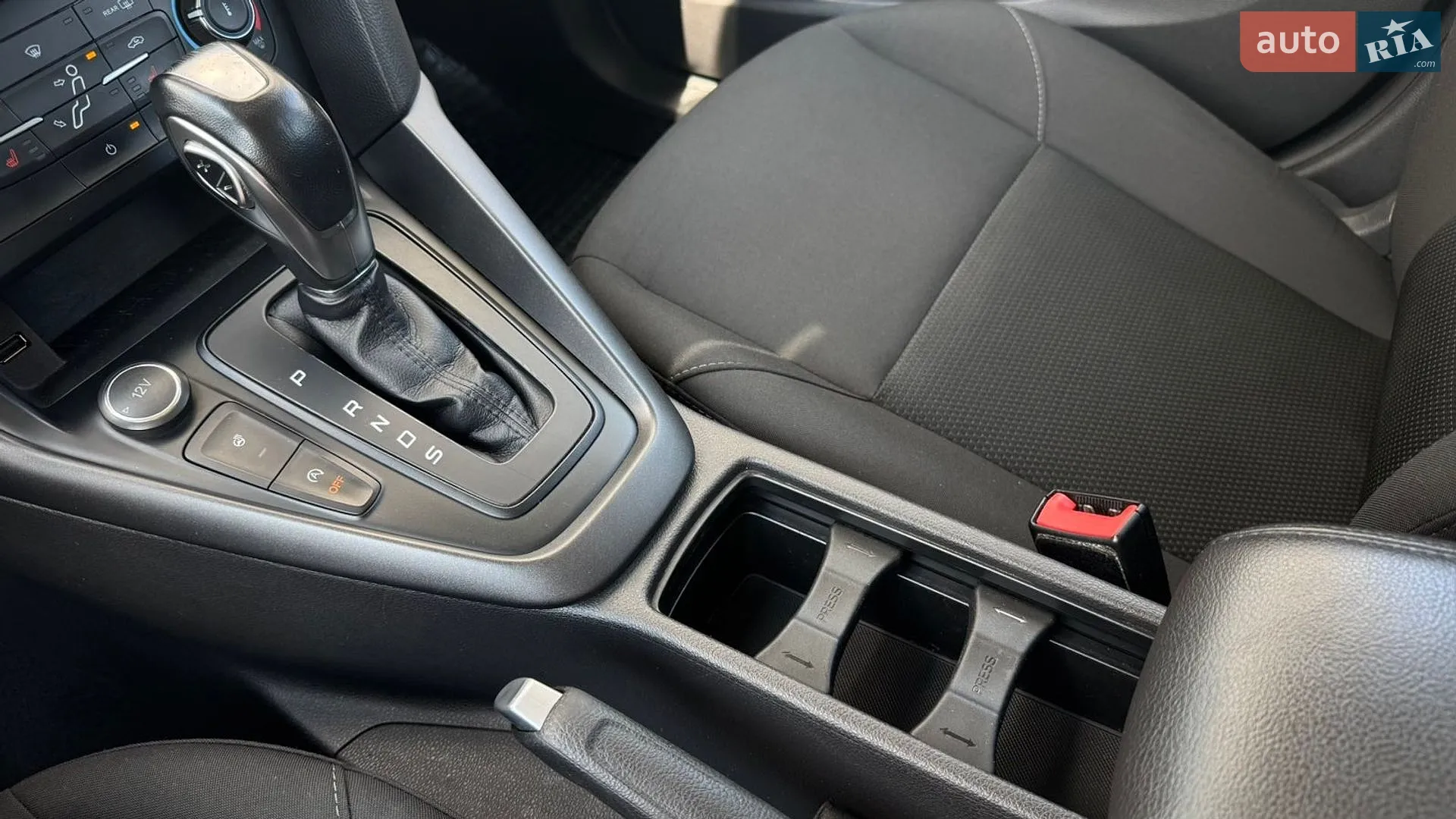 2016 Ford Focus - мініатюра 17