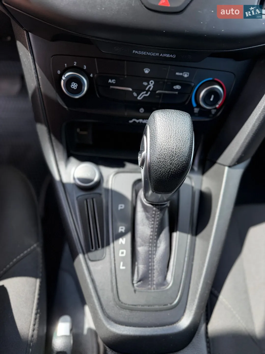 2016 Ford Focus - мініатюра 15