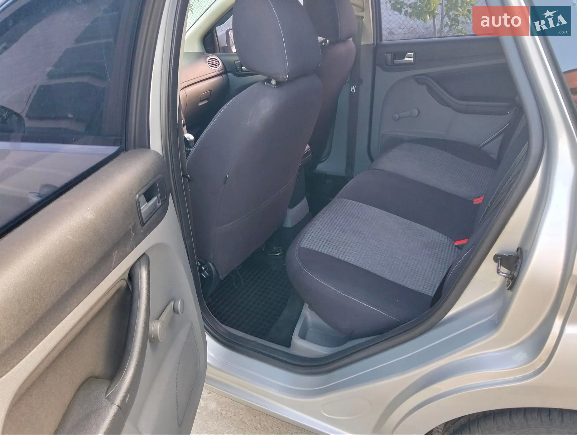 2010 Ford Focus - мініатюра 10