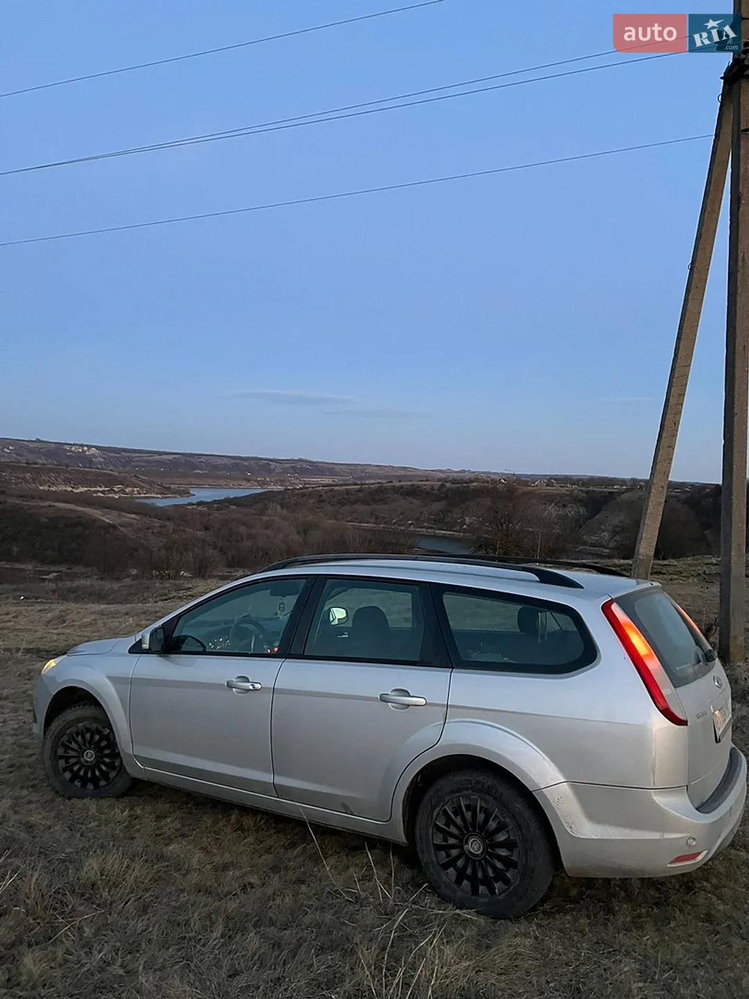 2010 Ford Focus - мініатюра 2