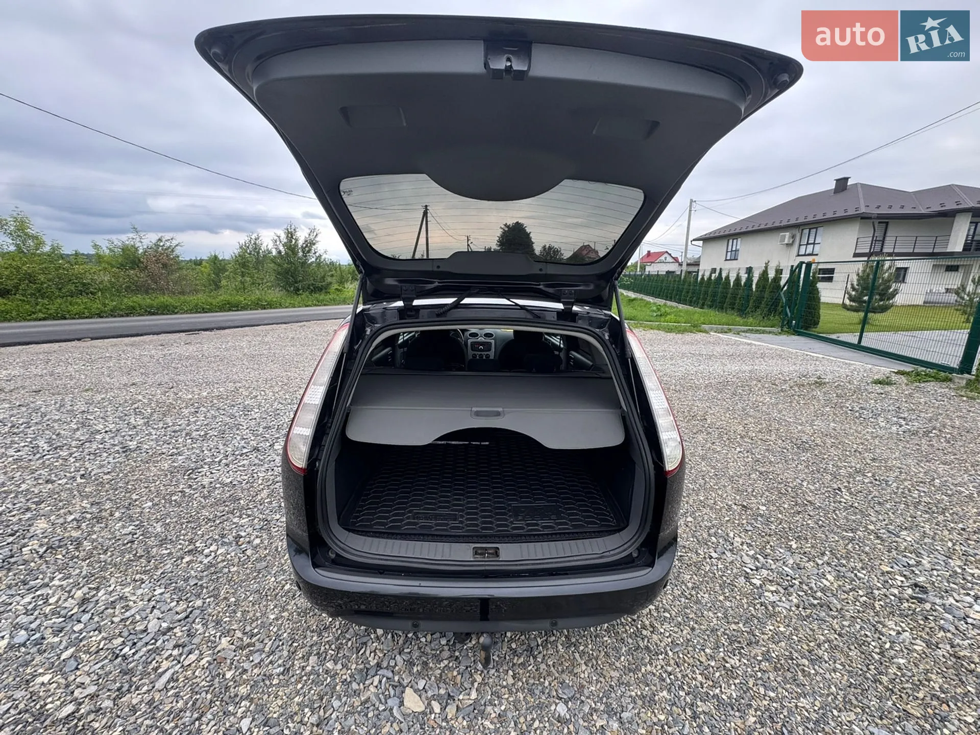 2010 Ford Focus - мініатюра 10
