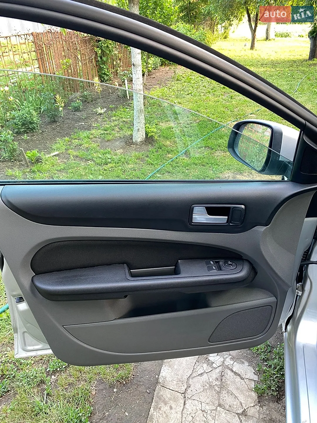 2010 Ford Focus - мініатюра 16