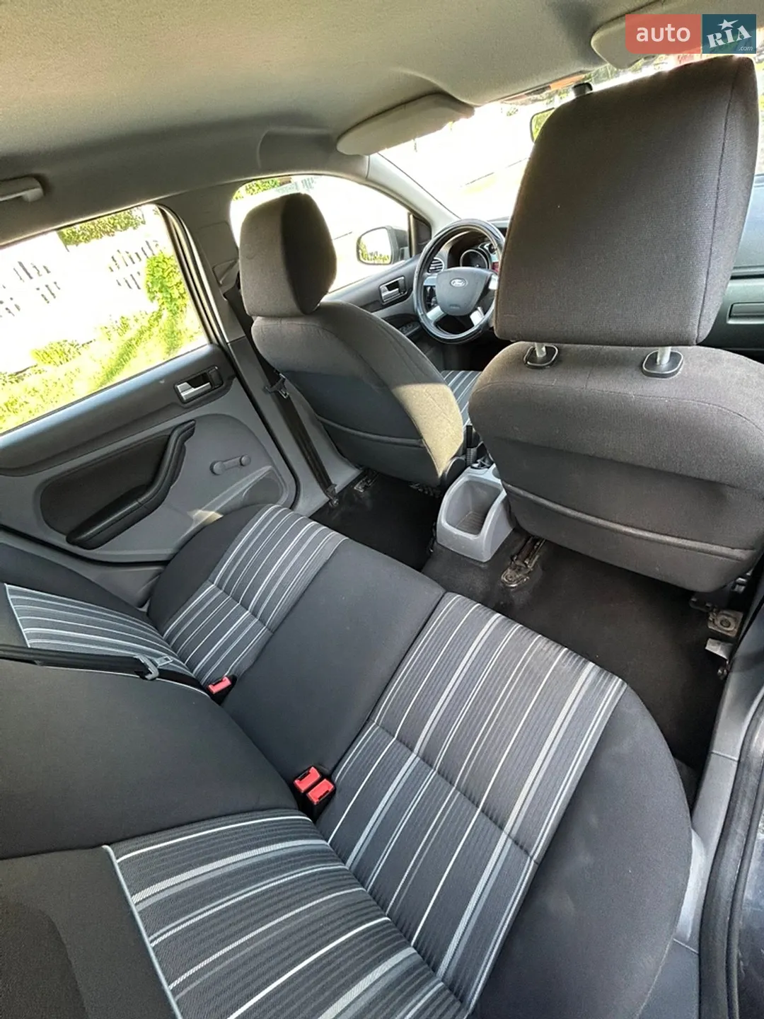2010 Ford Focus - мініатюра 9