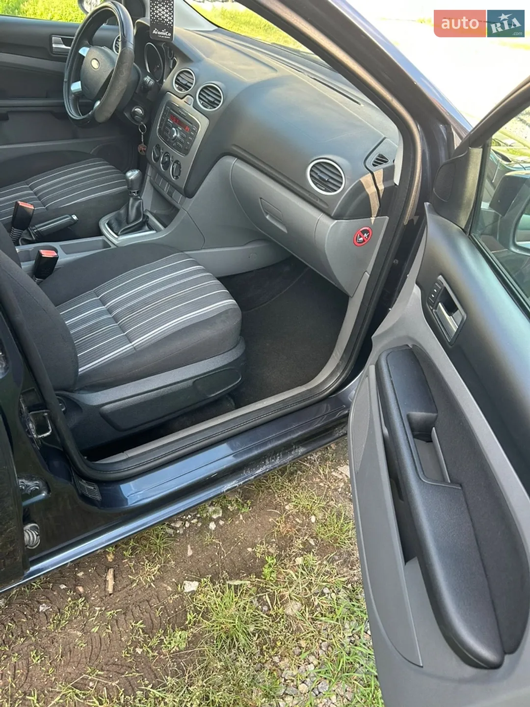 2010 Ford Focus - мініатюра 11