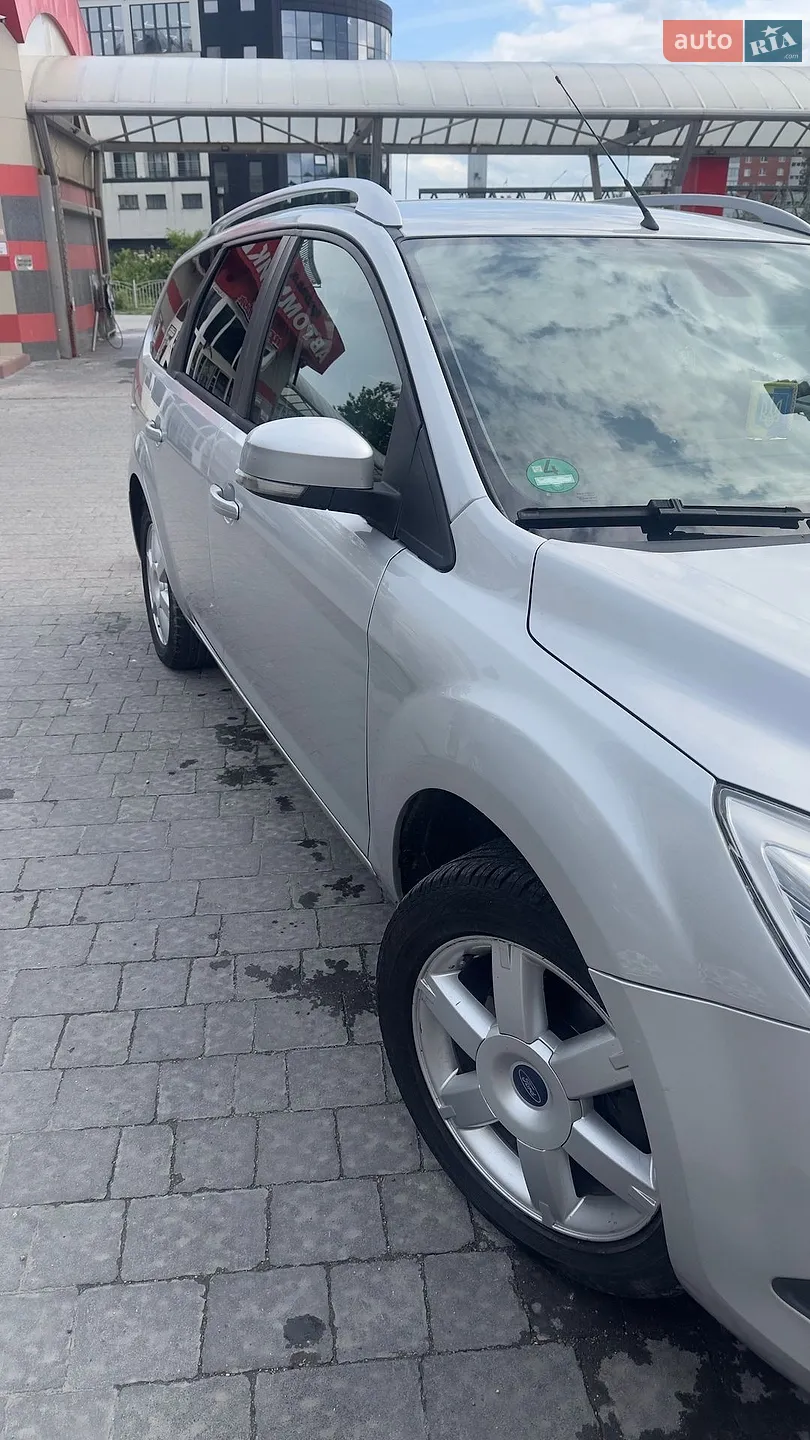 2010 Ford Focus - мініатюра 3
