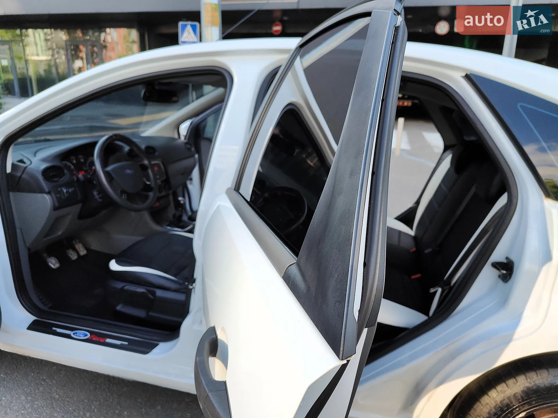 2011 Ford Focus - мініатюра 6