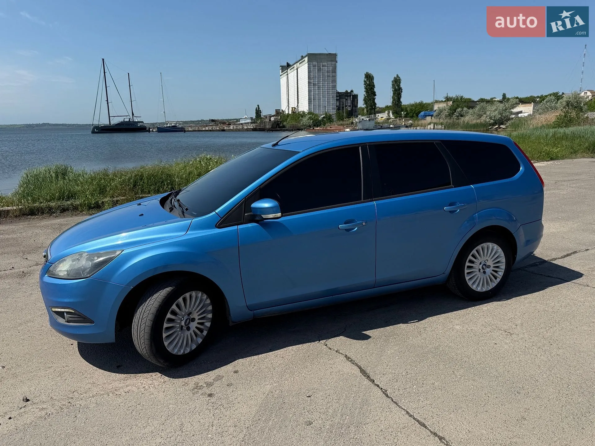 2010 Ford Focus - мініатюра 2