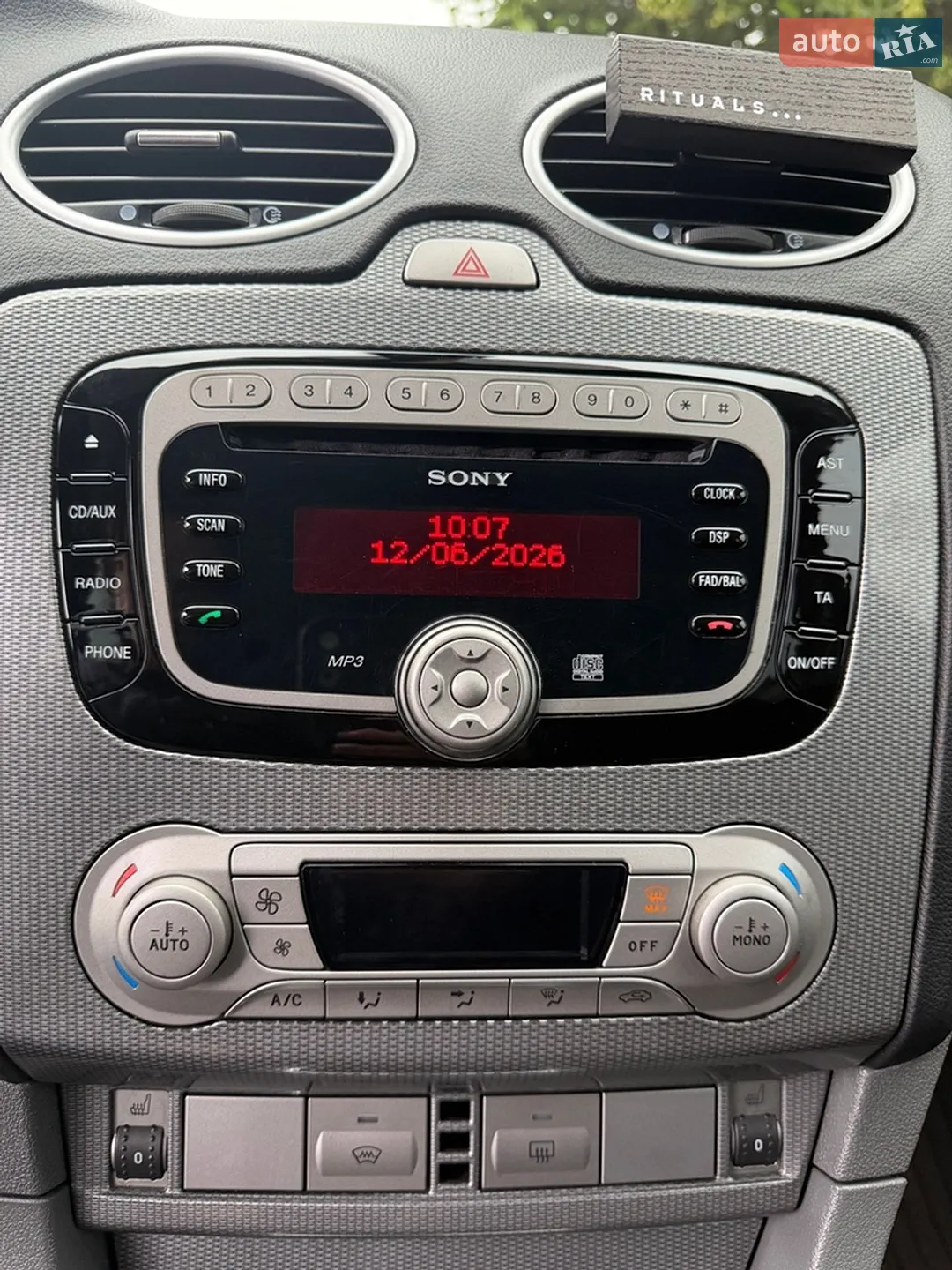 2010 Ford Focus - мініатюра 15