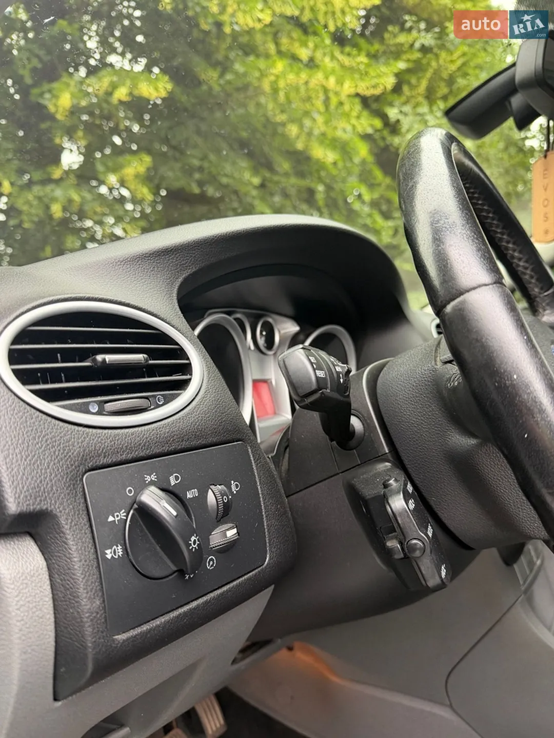 2010 Ford Focus - мініатюра 18