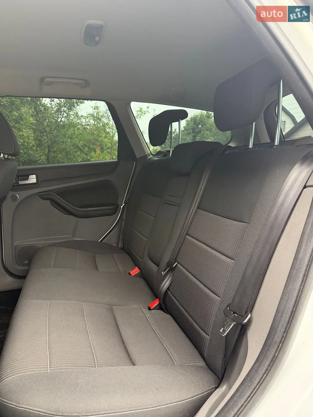 2010 Ford Focus - мініатюра 21