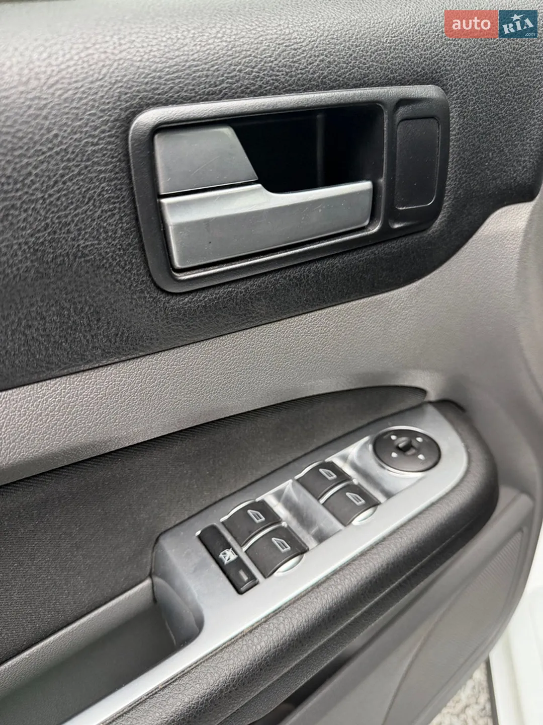 2010 Ford Focus - мініатюра 22