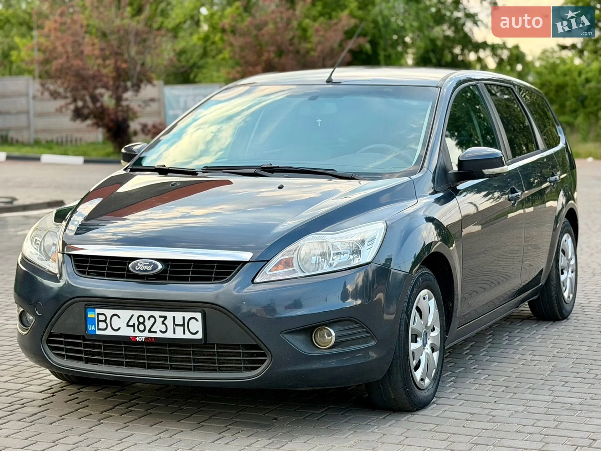 2010 Ford Focus - мініатюра 2
