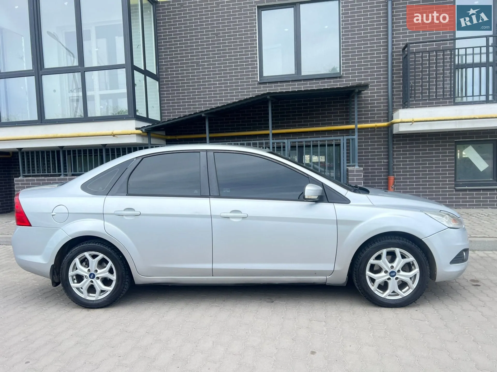 2010 Ford Focus - мініатюра 2