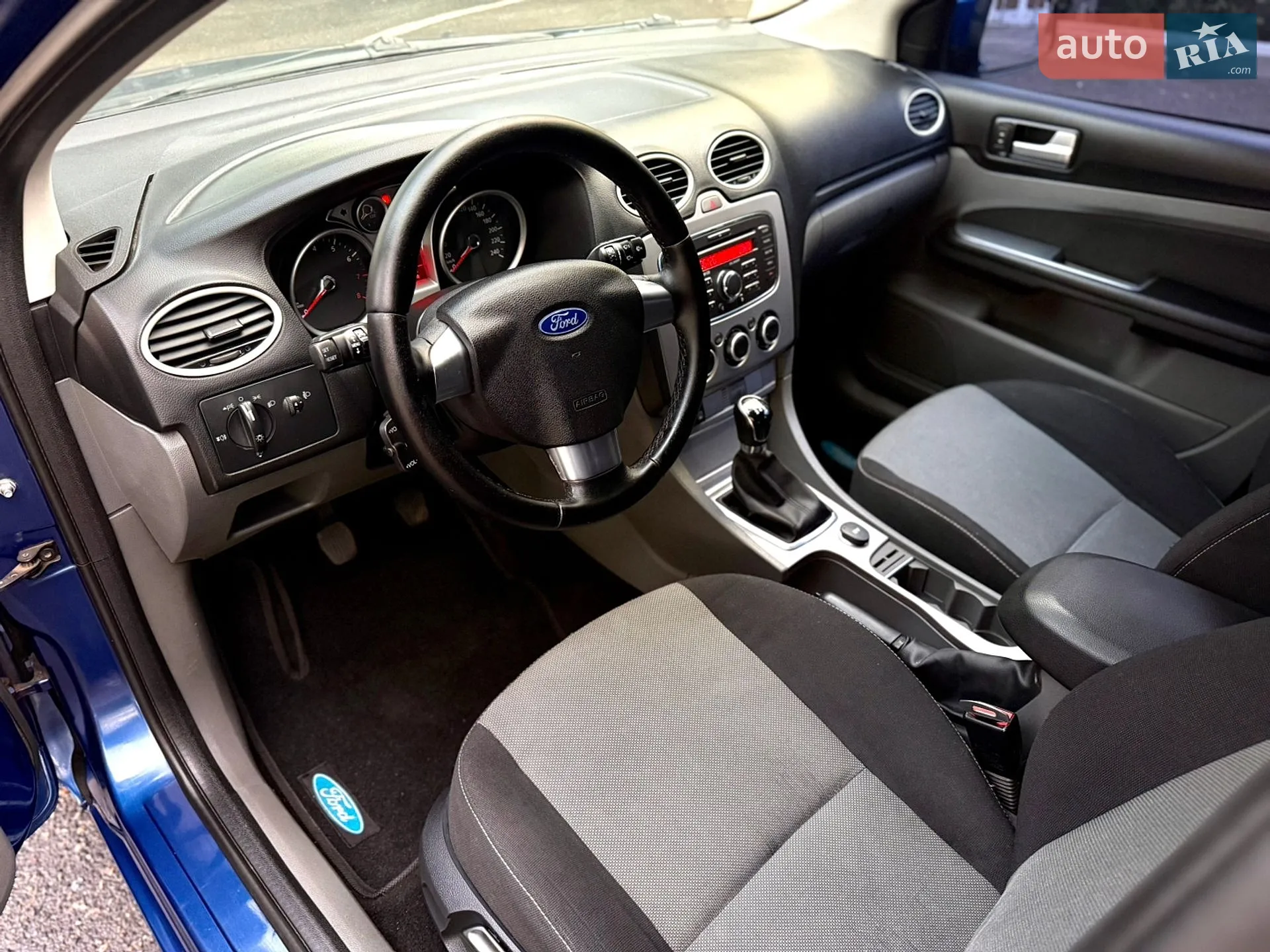 2010 Ford Focus - мініатюра 11