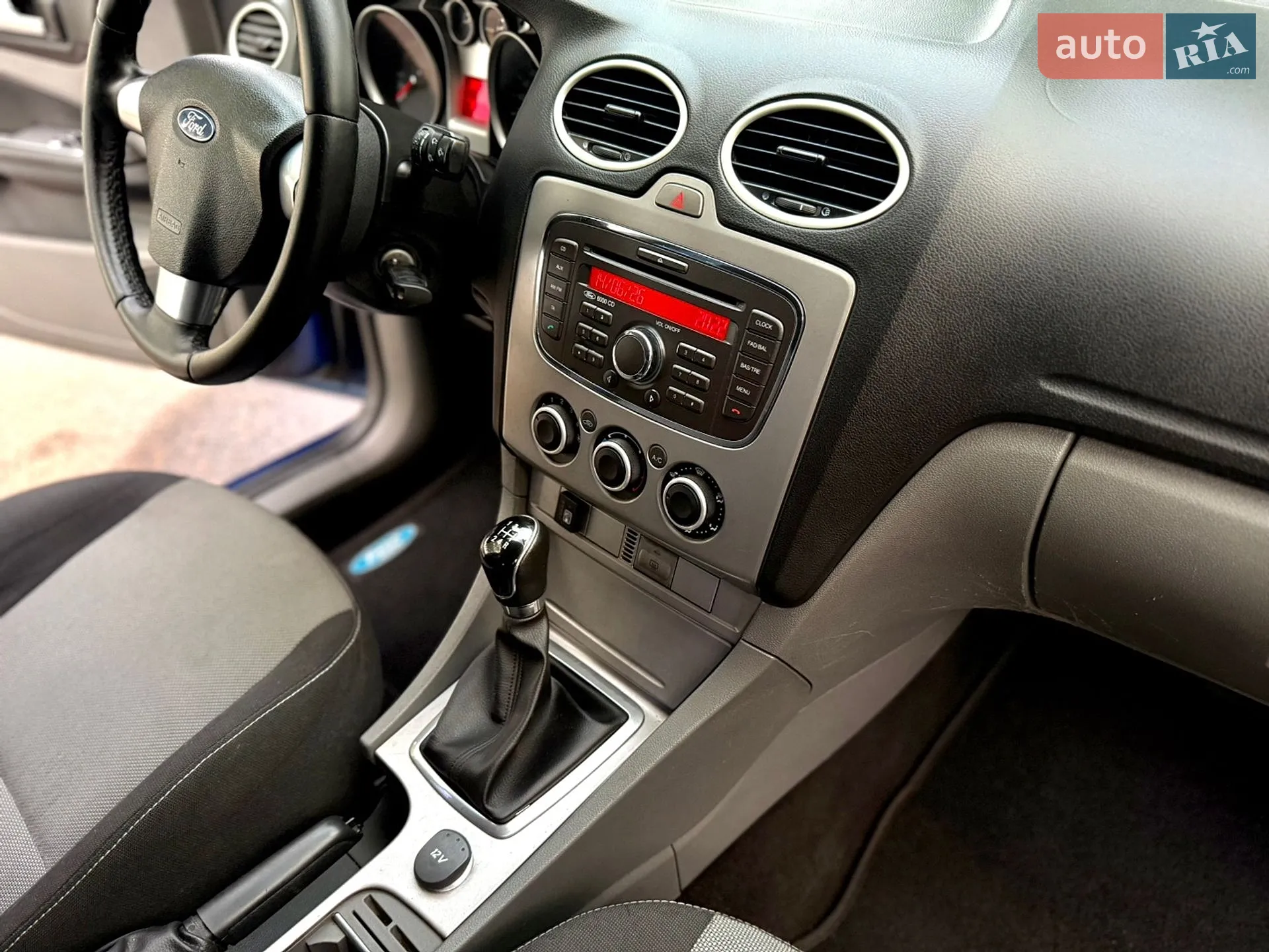 2010 Ford Focus - мініатюра 18