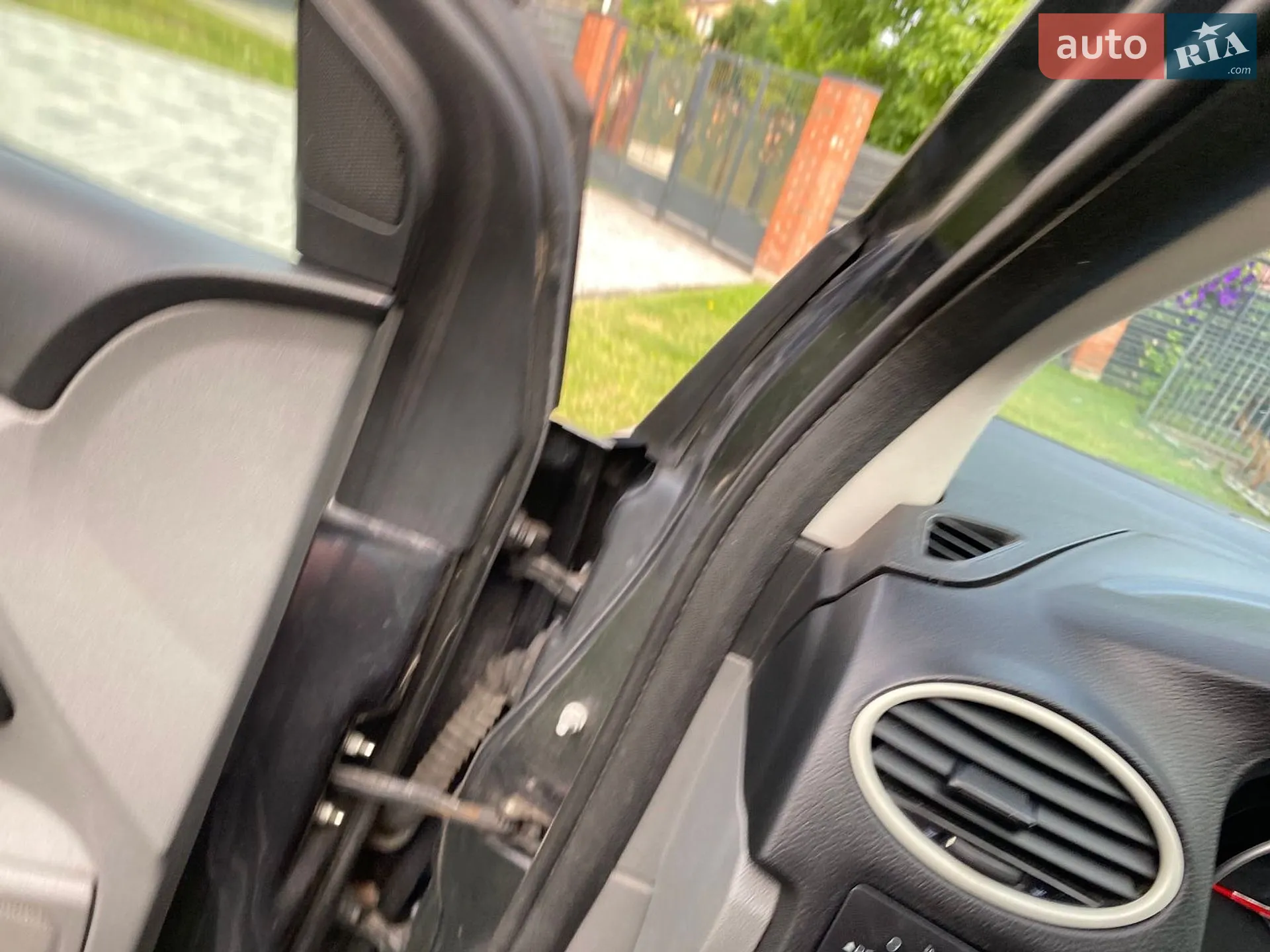 2010 Ford Focus - мініатюра 15