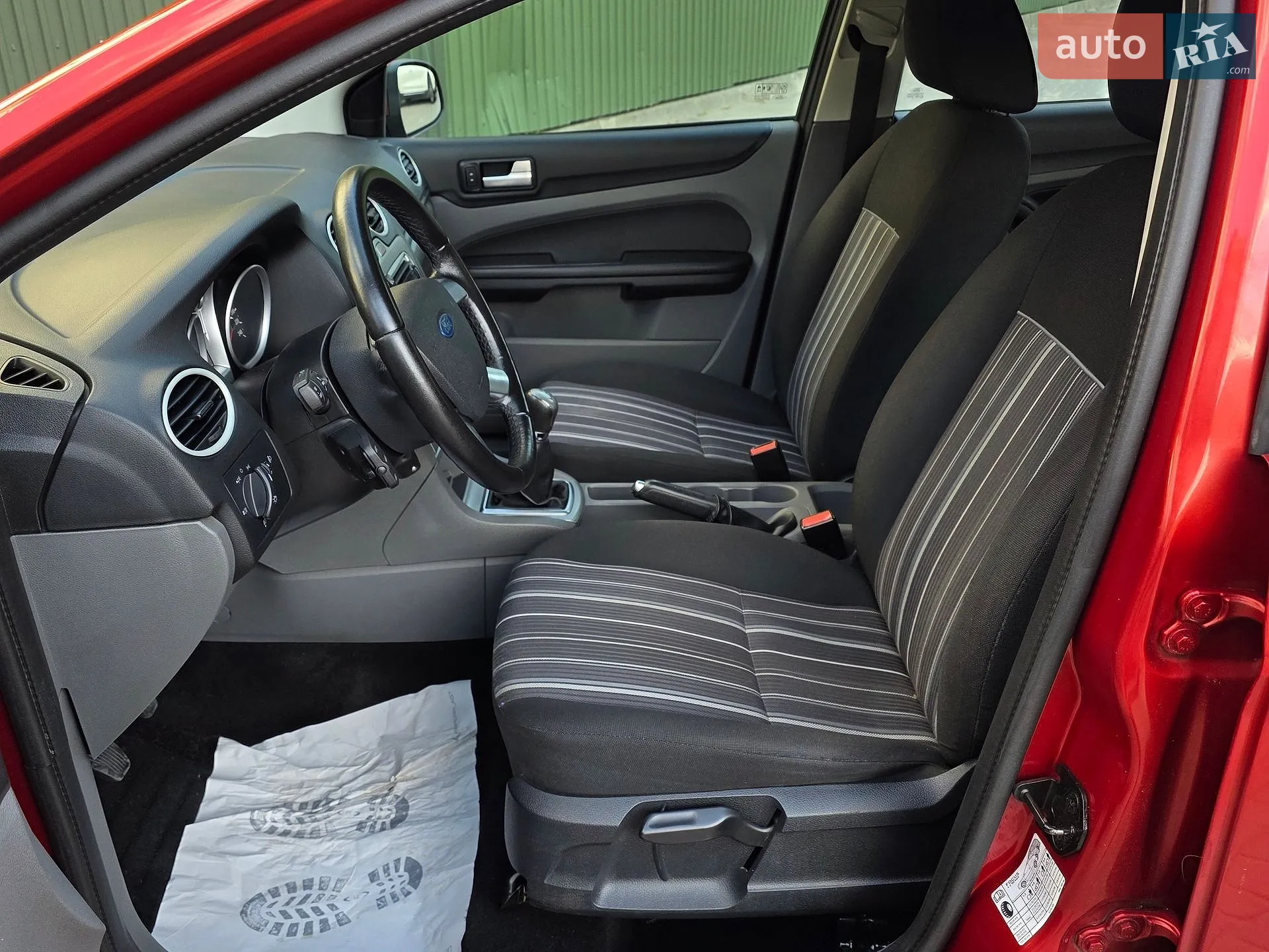 2010 Ford Focus - мініатюра 22