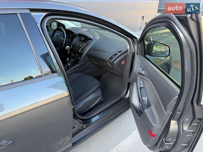 Хэтчбек Ford Focus 2016 в Киеве