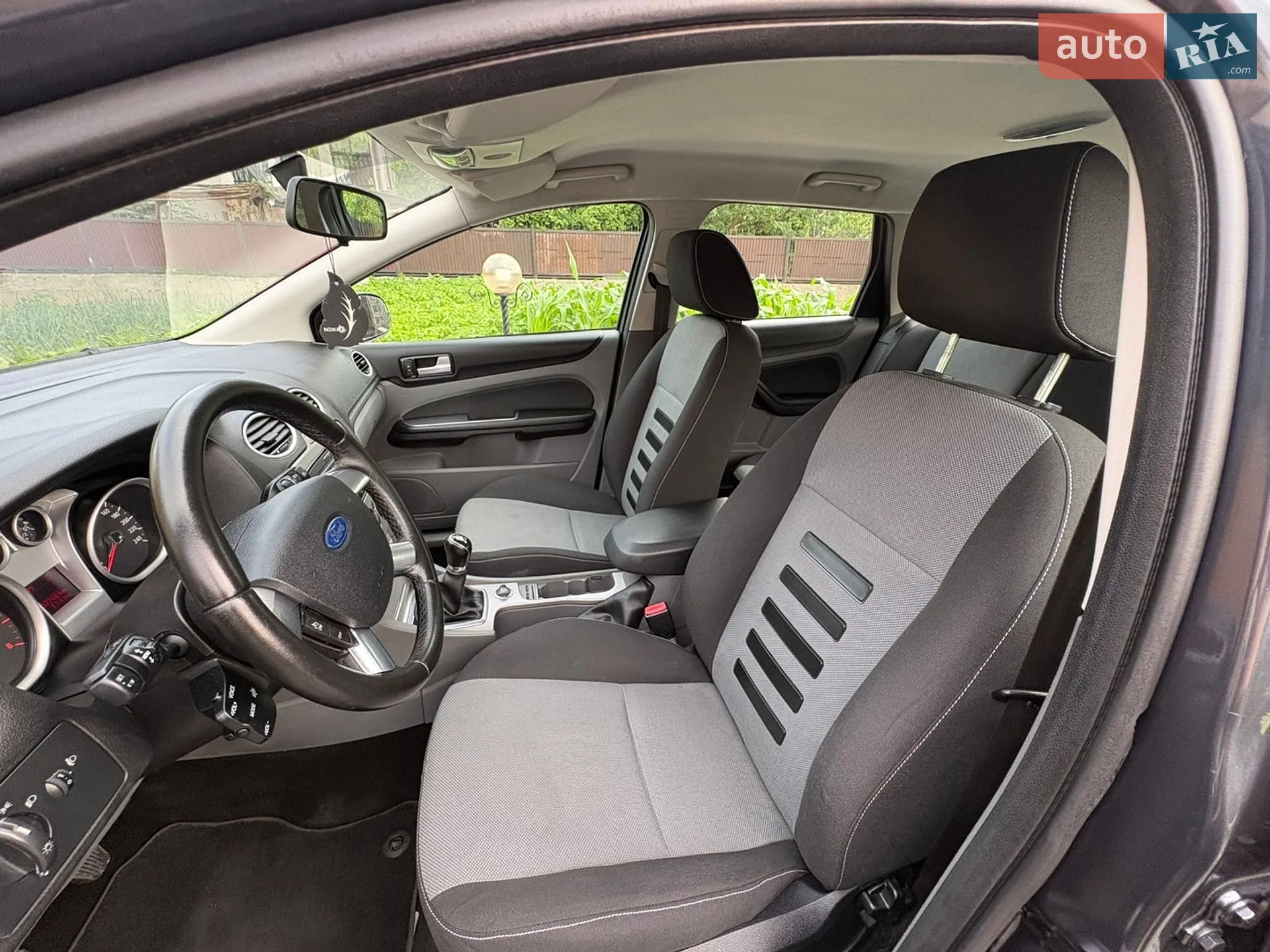 2010 Ford Focus - мініатюра 35