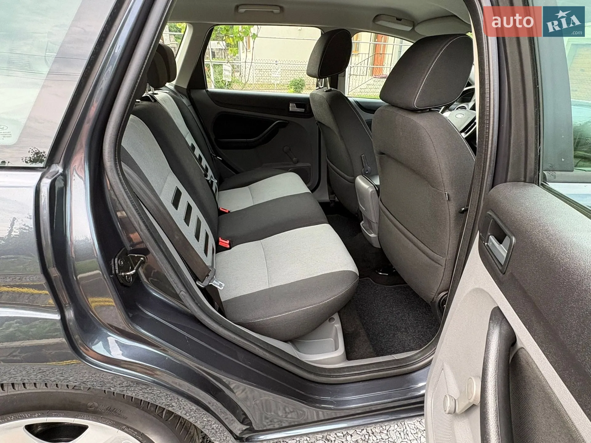 2010 Ford Focus - мініатюра 50