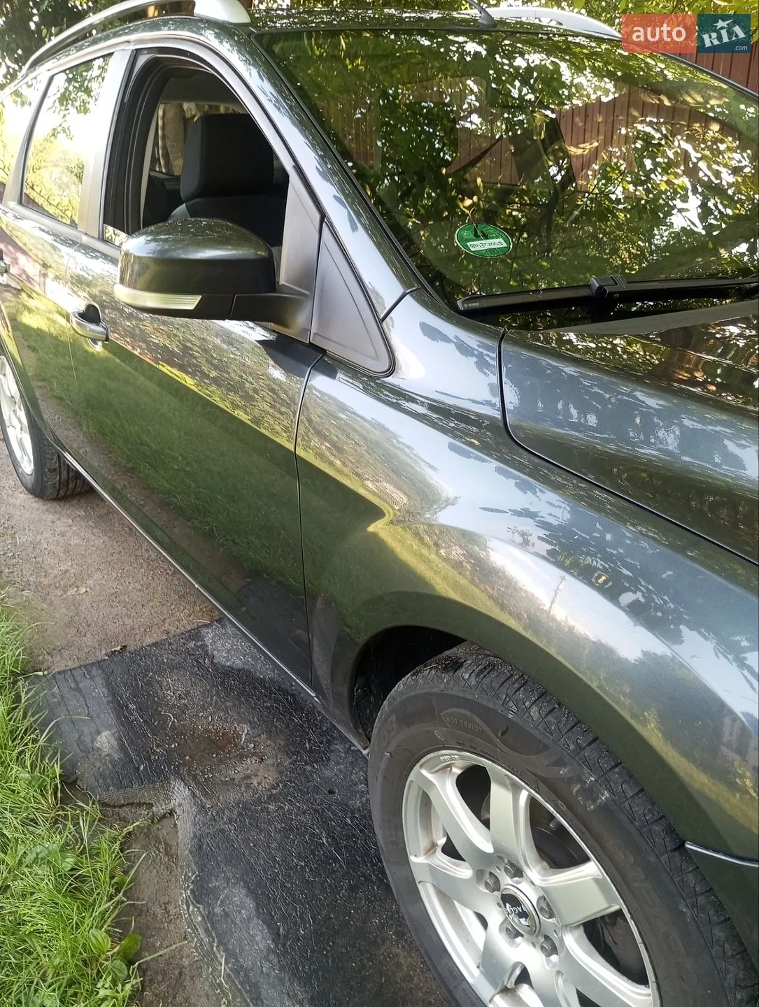 2010 Ford Focus - мініатюра 2