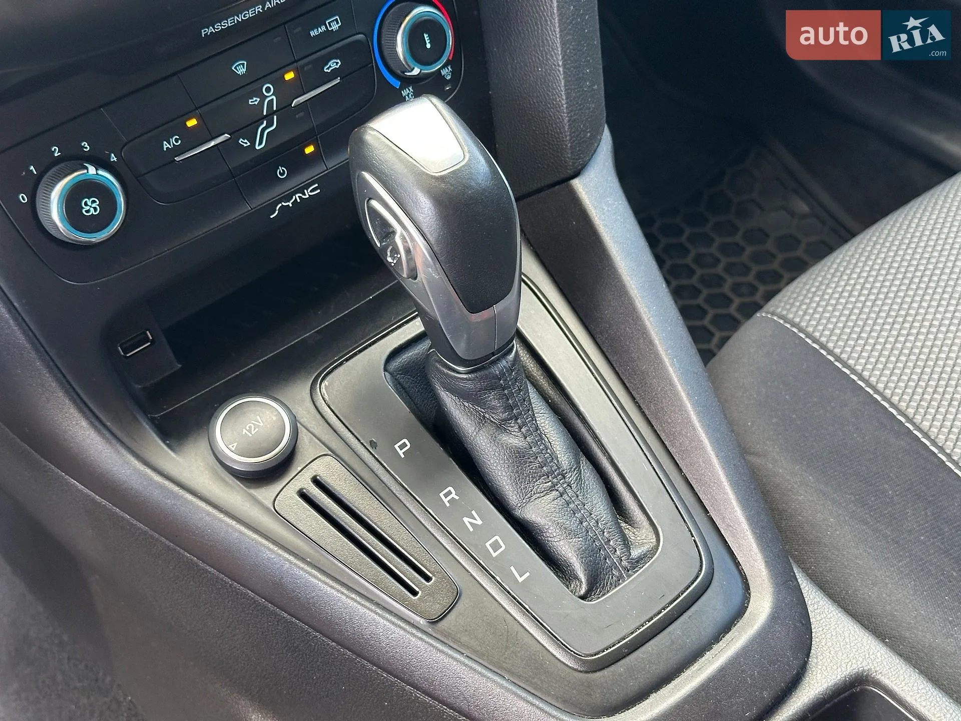 2015 Ford Focus - мініатюра 23