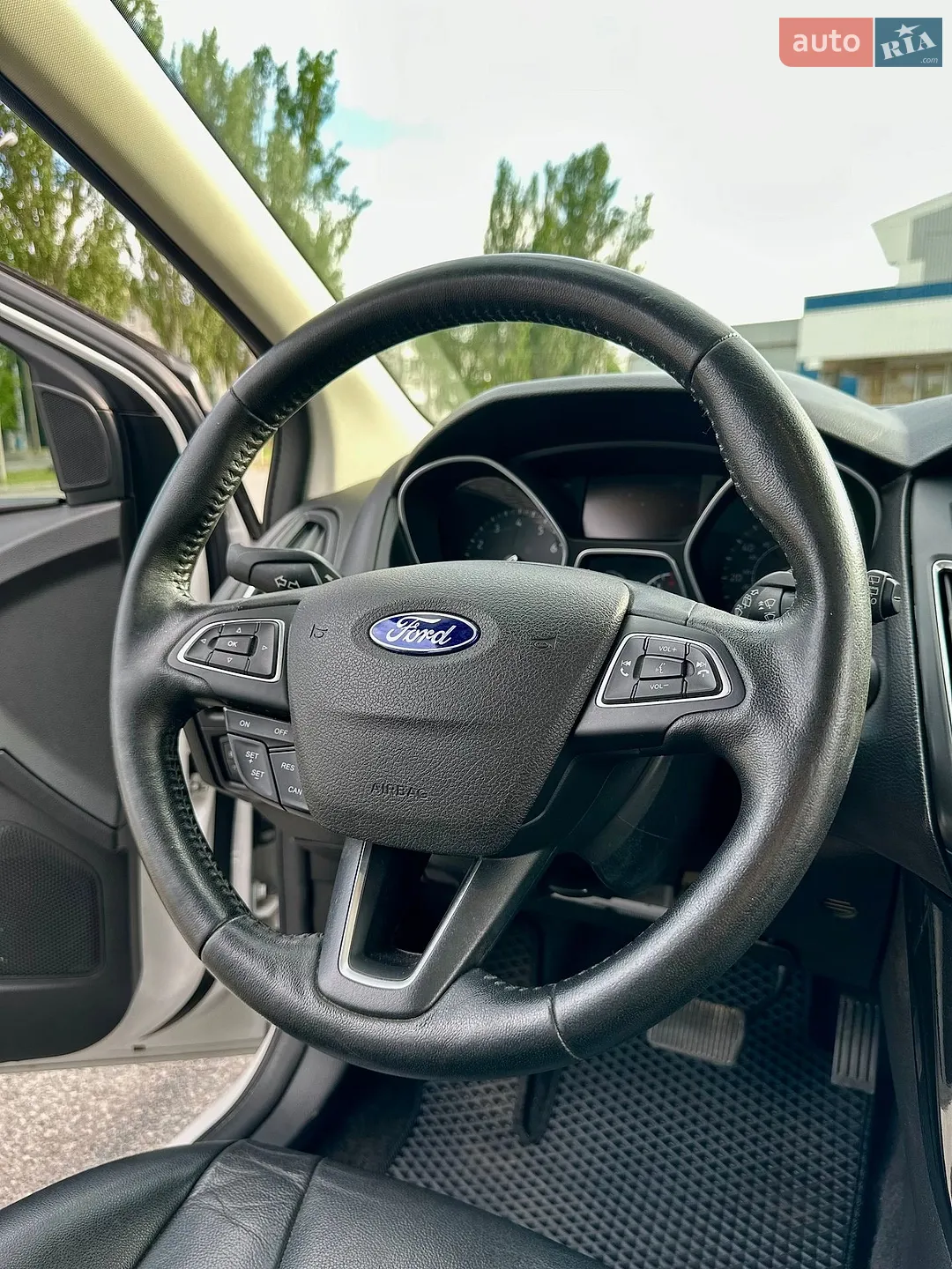 2017 Ford Focus - мініатюра 17