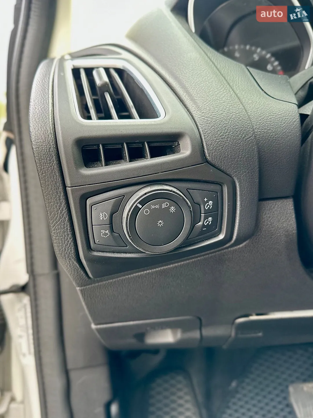 2017 Ford Focus - мініатюра 25